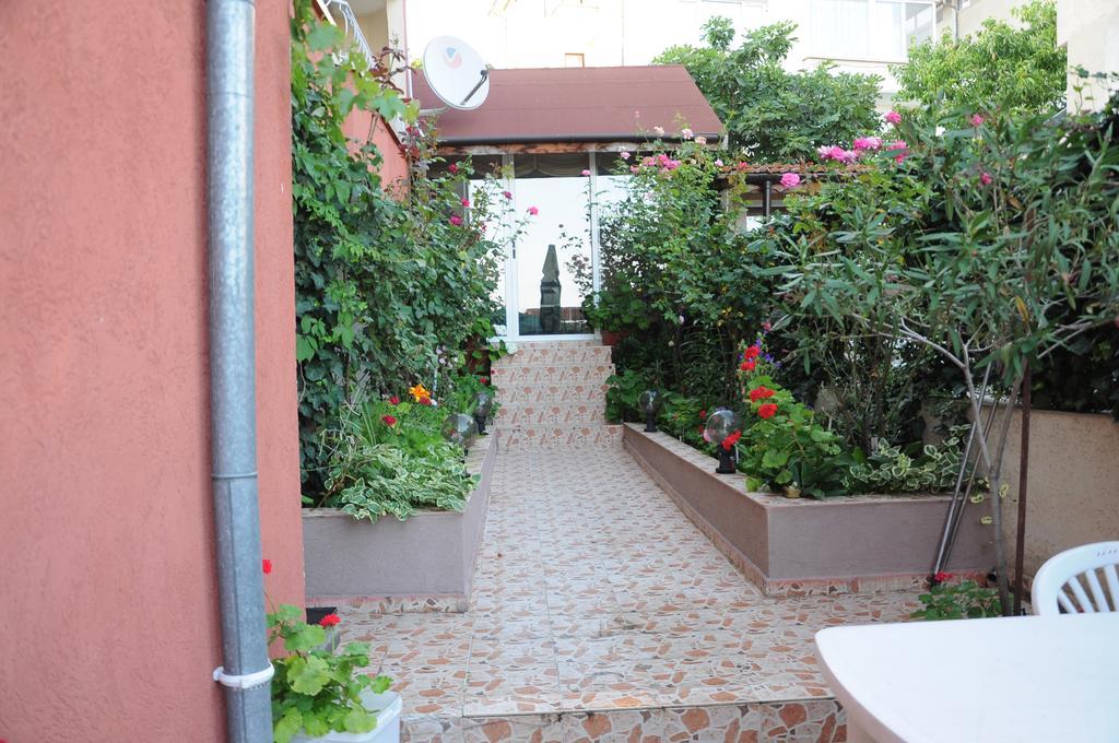 Hotel Babeva Sveti Vlas Exterior photo
